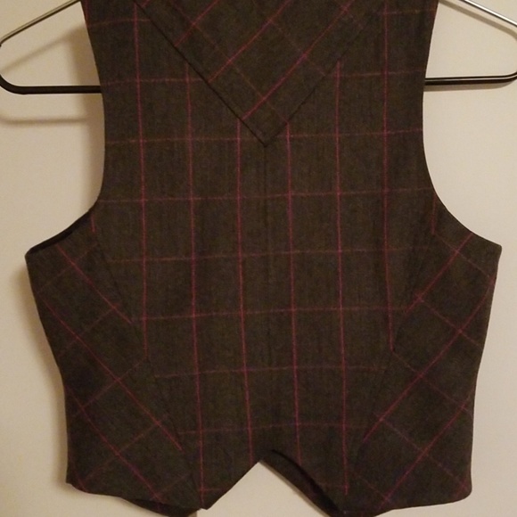 Gray & fuschia vest - Picture 4 of 4